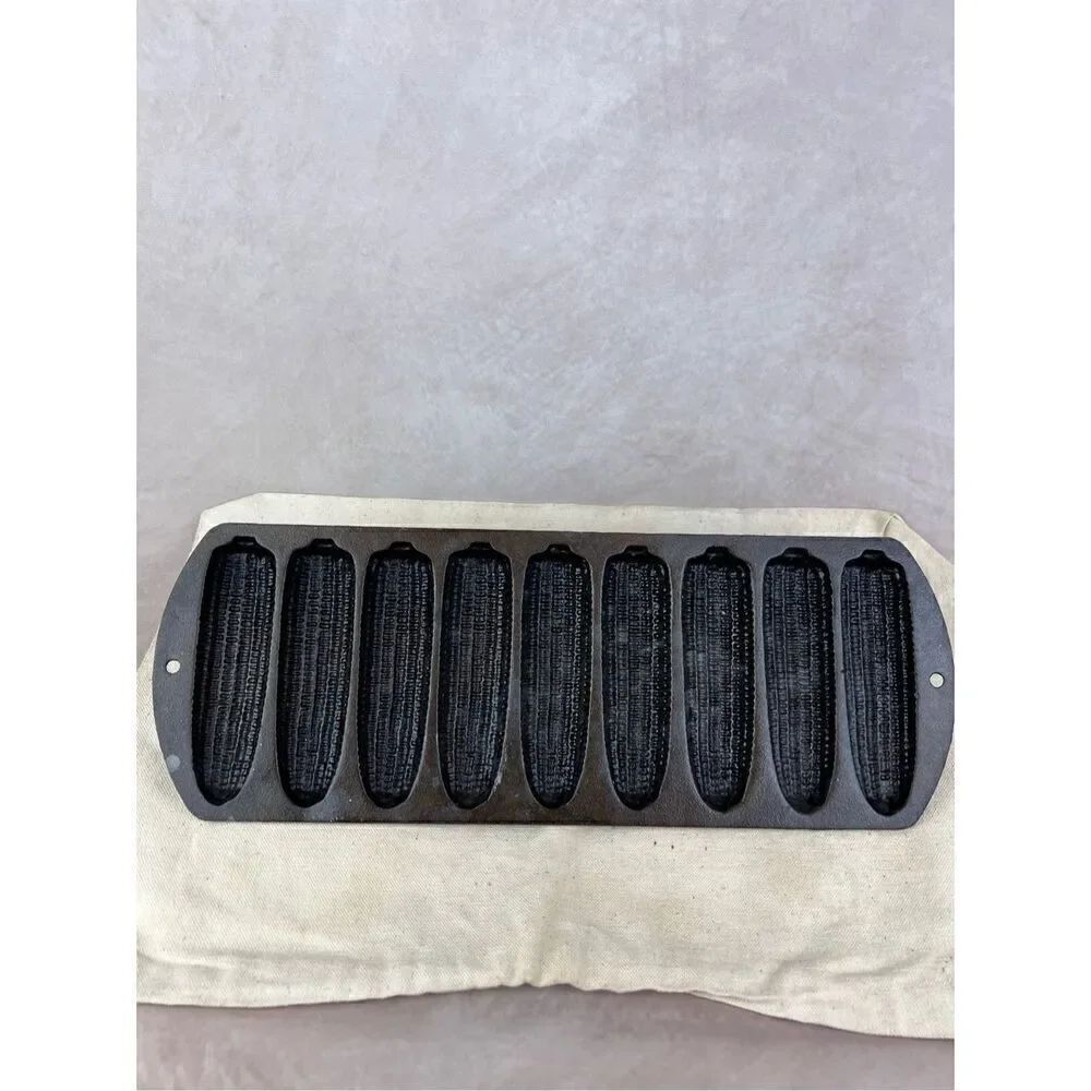 RARE VINTAGE Lodge CAST IRON CORN BREAD STICK PAN  cob cornbread 9 ear 927C2 USA